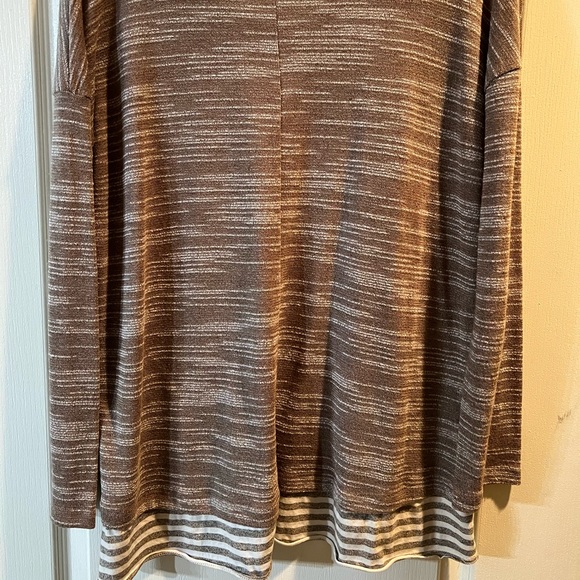 Umgee Sweater - Picture 3 of 3